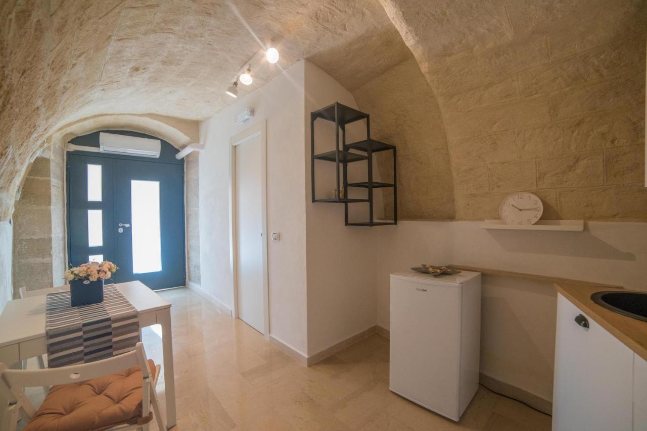 A Due Passi Dal Mare Hotel Trani Exterior photo
