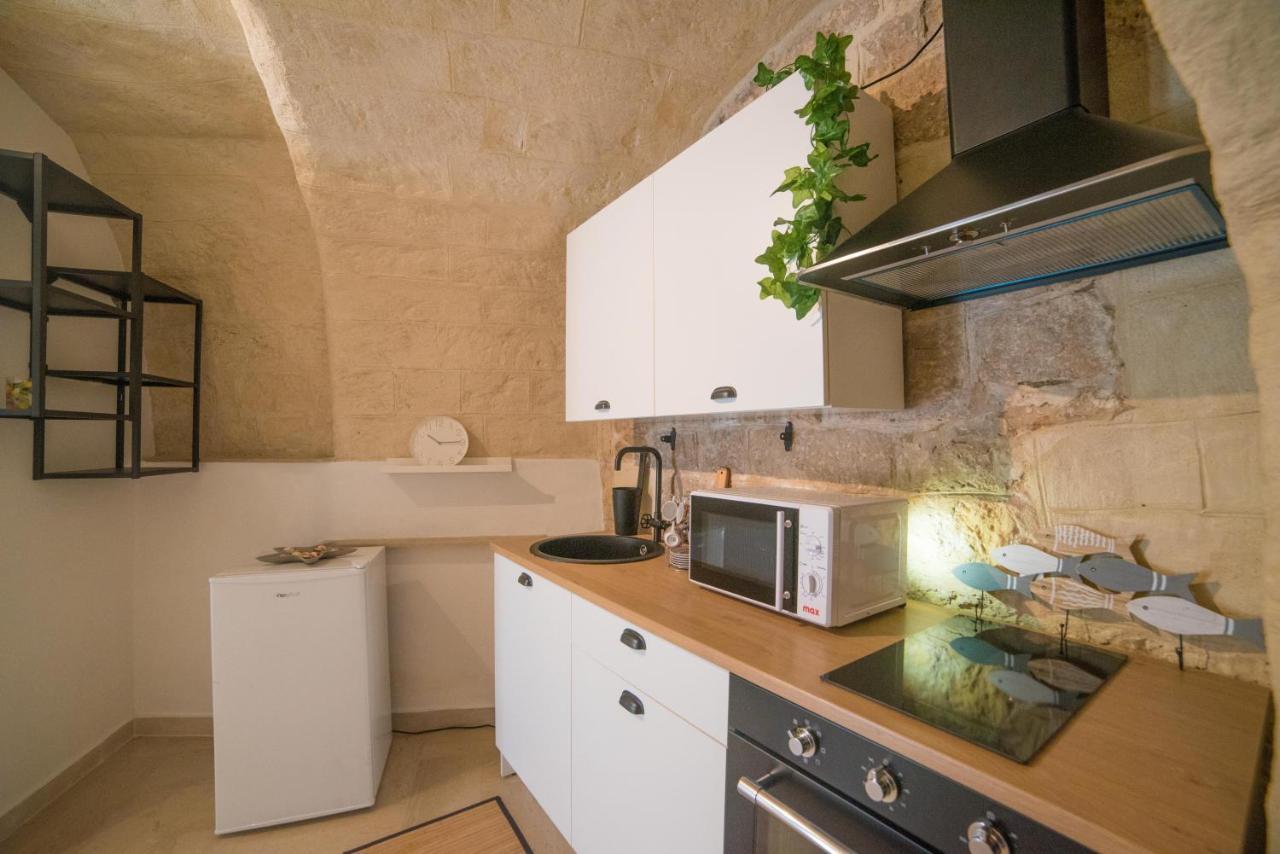 A Due Passi Dal Mare Hotel Trani Exterior photo
