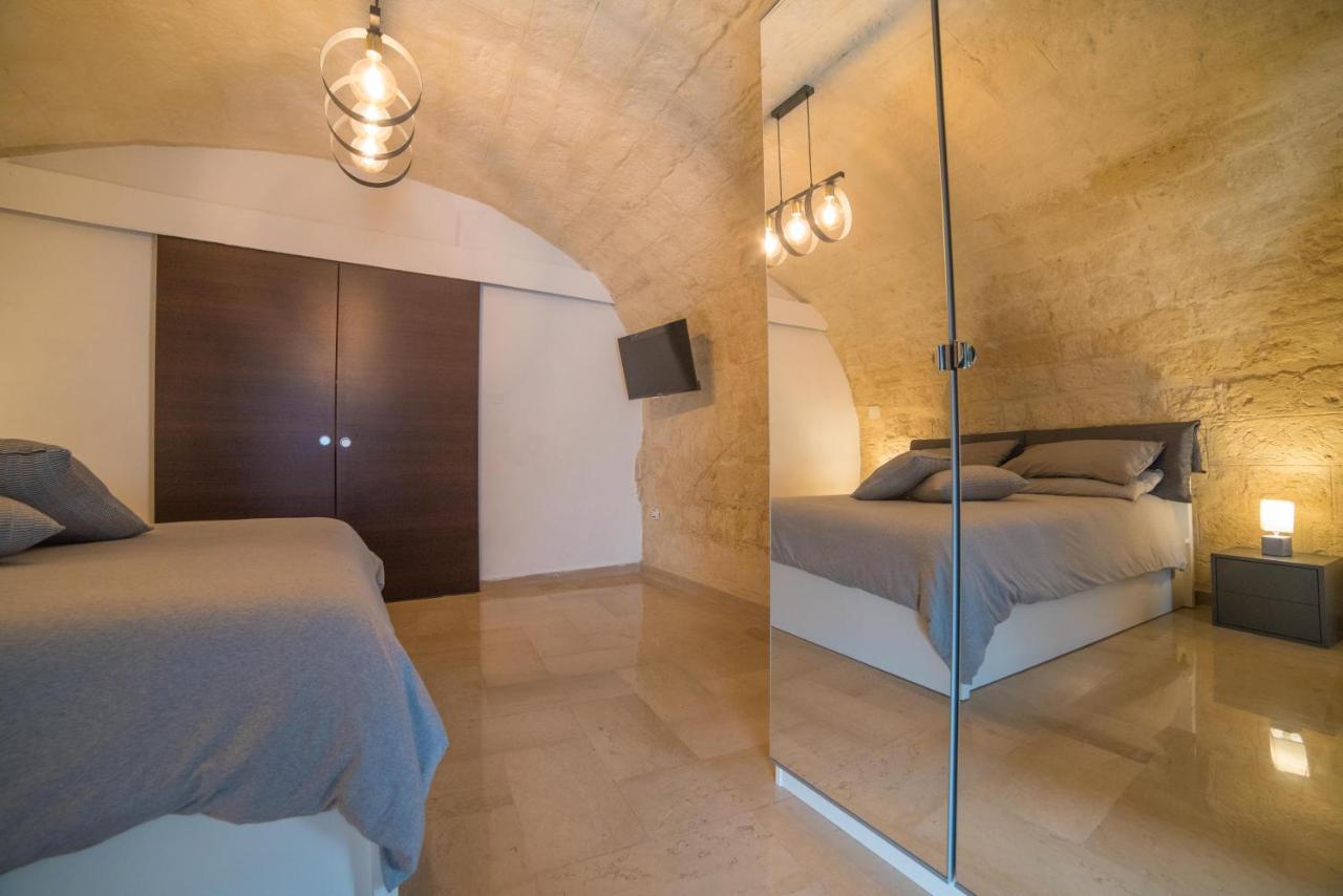 A Due Passi Dal Mare Hotel Trani Exterior photo