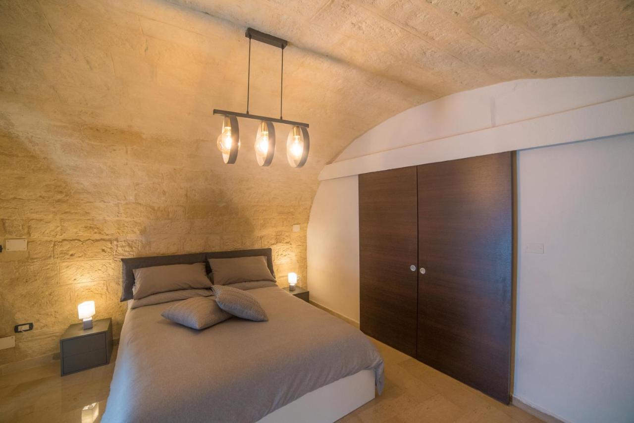 A Due Passi Dal Mare Hotel Trani Exterior photo