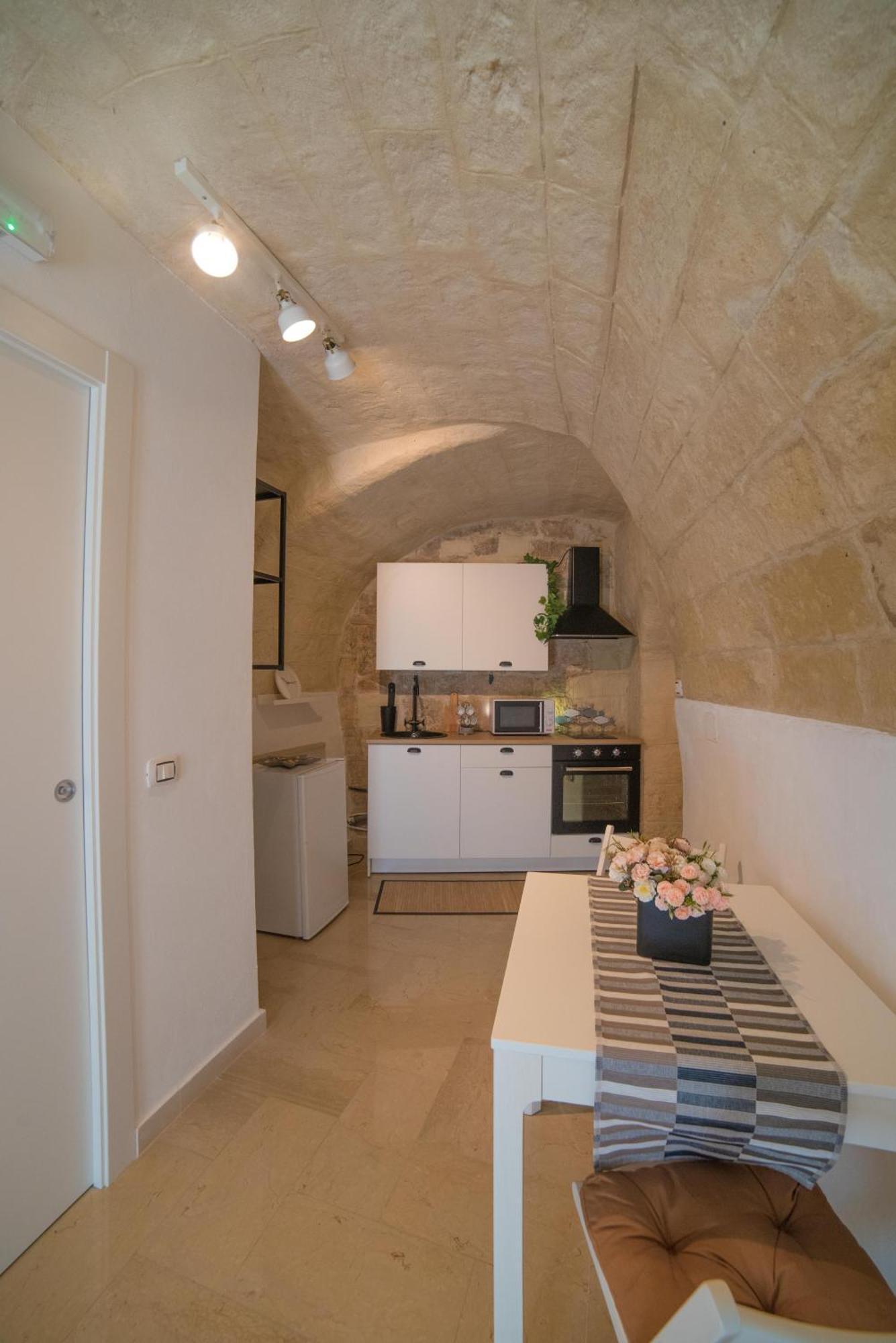 A Due Passi Dal Mare Hotel Trani Exterior photo